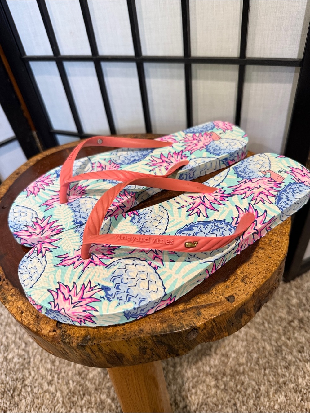 Vineyard Vines Coral Strap Pineapple Print Flip Flops 8